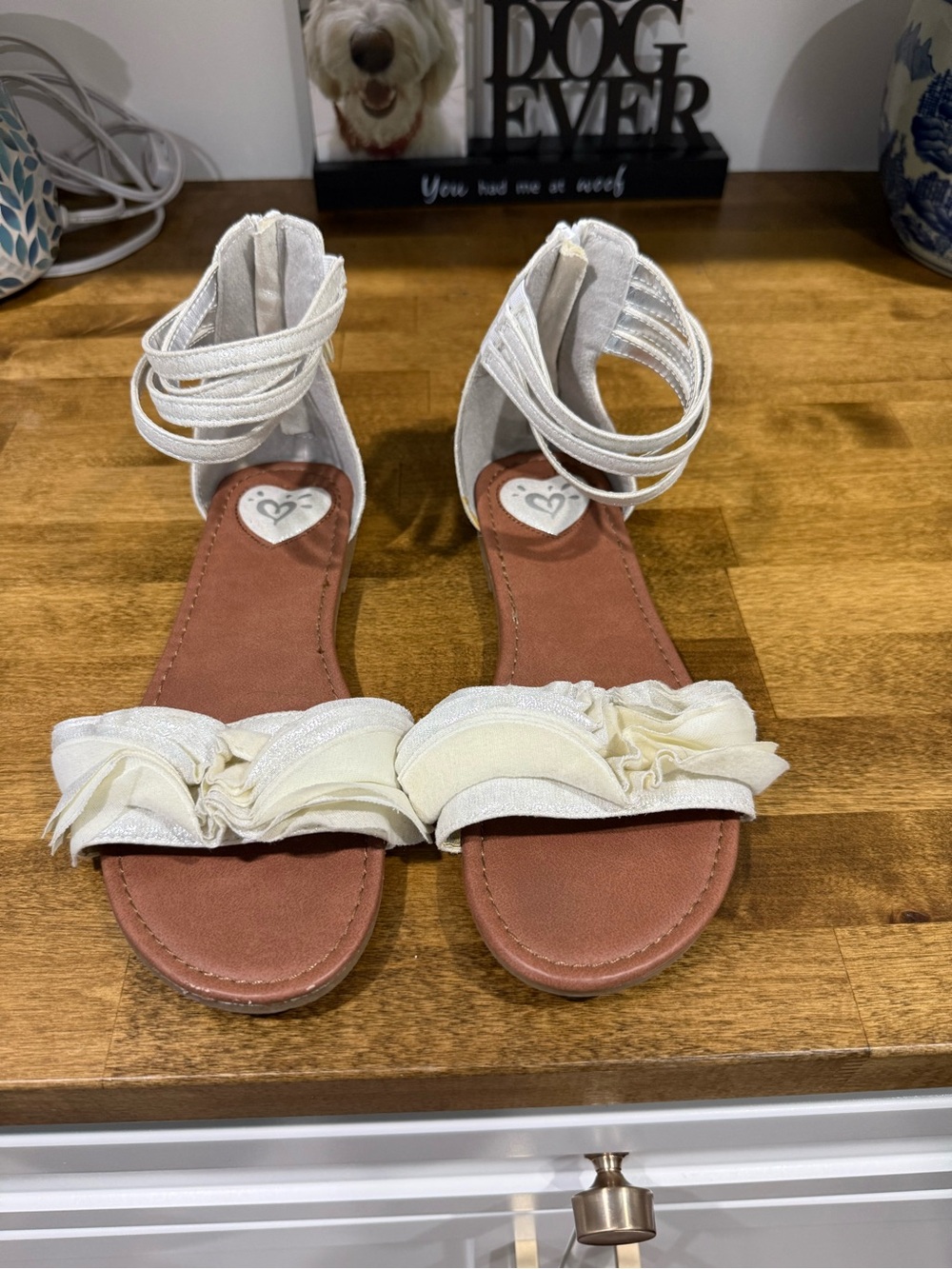 Women‘s Justice sandal size 7